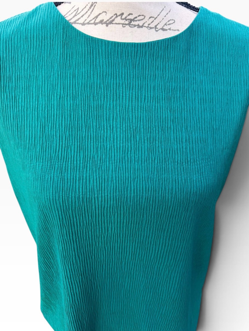 Sleeveless Green Ribbed Shell Top - Picture 3 of 6